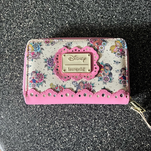 Disney Princess Loungefly Wallet - Picture 1 of 3